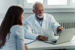 medico-explica-riscos-tratamento-erro-medico-erros-medicos-alcoe-advogados
